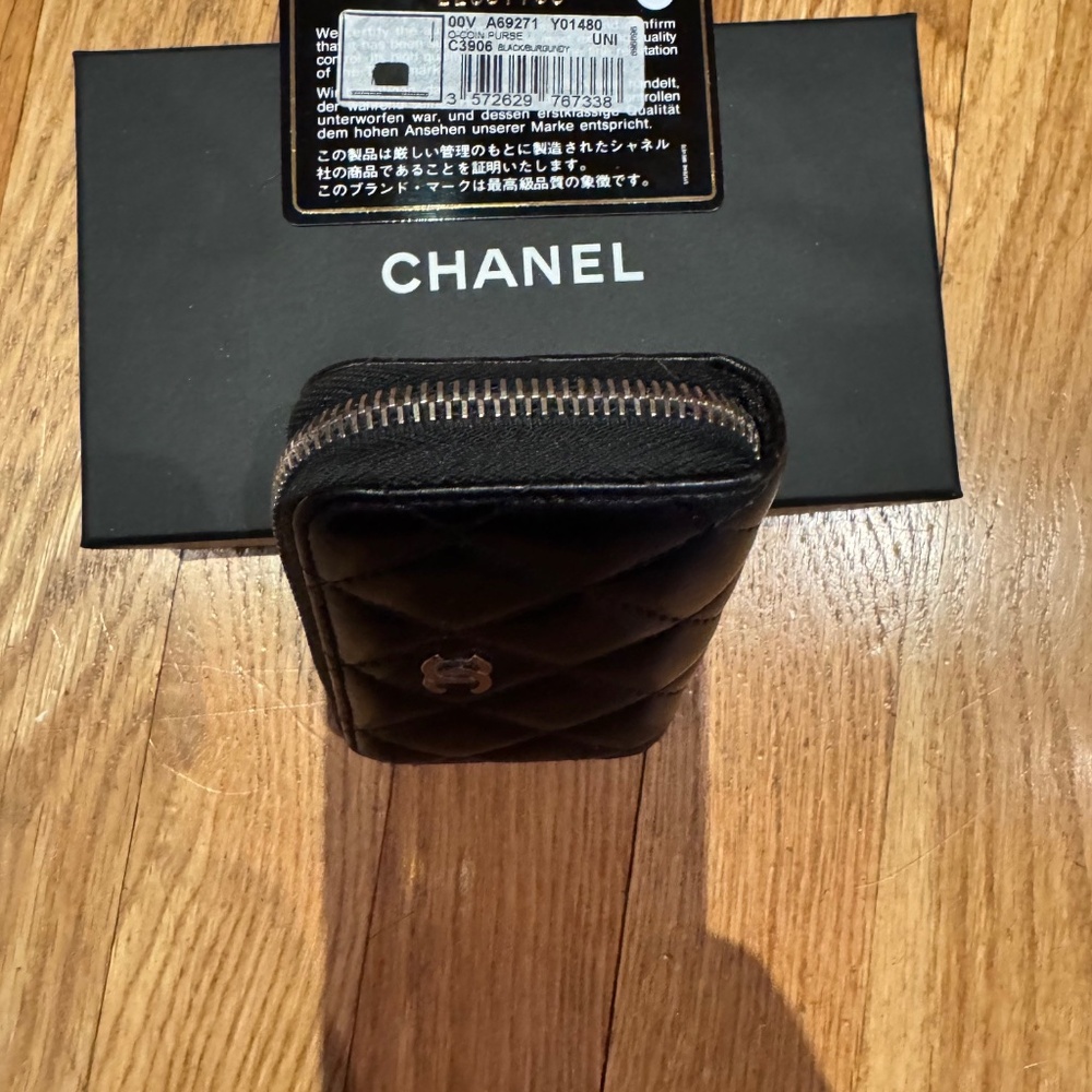 CHANEL - COIN PURSE - Wallet -- Quilted Lambskin Leather - Picture 10 of 14